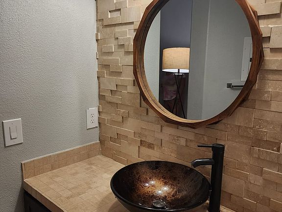 4th image of 1285 Tea Rose Cir #1