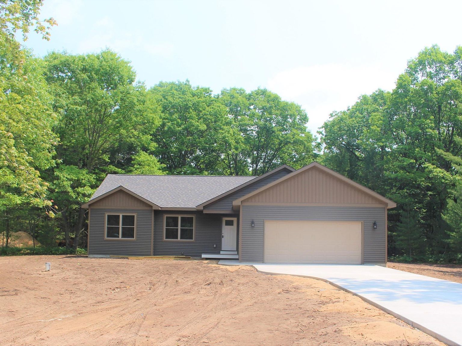 1699 Old Cabin Dr, Interlochen, MI 49643 MLS 1912320 Zillow