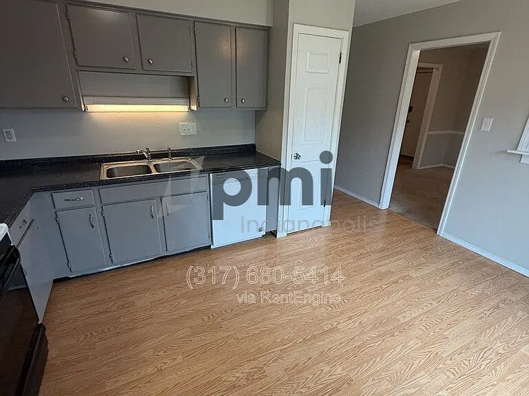 6460 Park Central Way — Photo 9
