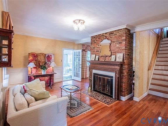 3rd image of 10 Westmoreland St