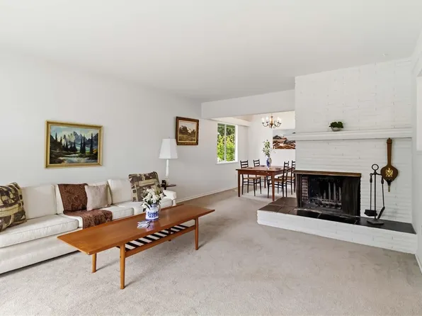 70 Kingham Pl, View Royal, BC V9B 1L8