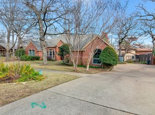 3424 Lakeridge Dr, Grapevine, TX 76051