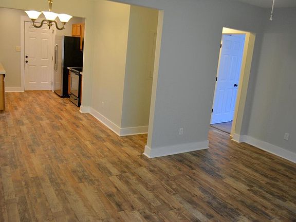 4th image of 2871 Alabama Dr