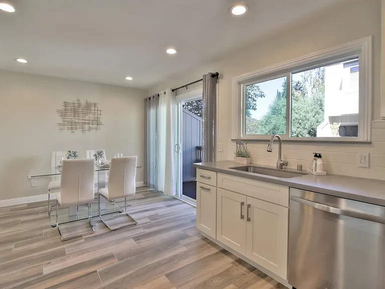 647 Garland Ave — Photo 4