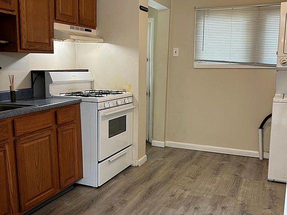 5th image of 440 Ava Ave