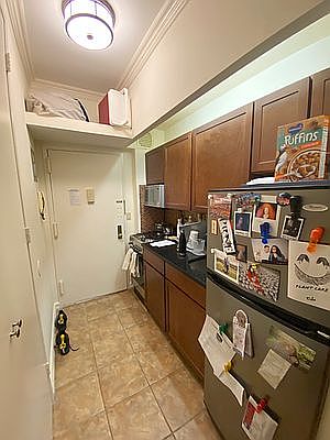 3rd image of 304 W 92nd St APT 2J