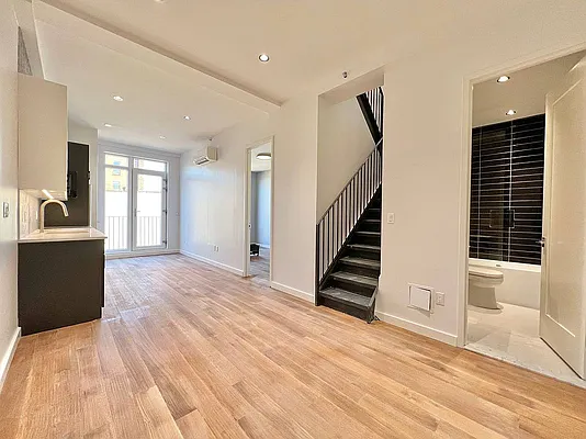 Rented by Doorway NYC, LLC | media 25