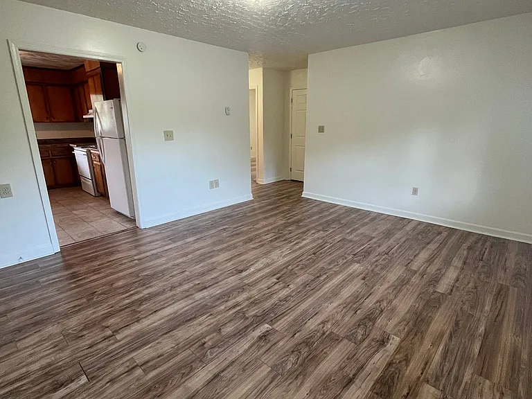 Apartment Heights — Photo 14