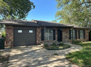 920 Walnut St, Claremore, OK 74017