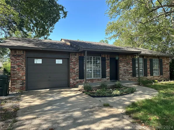 920 Walnut St, Claremore, OK 74017