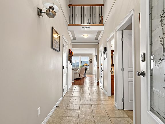 4th image of 2842 Whatcom Rd #21