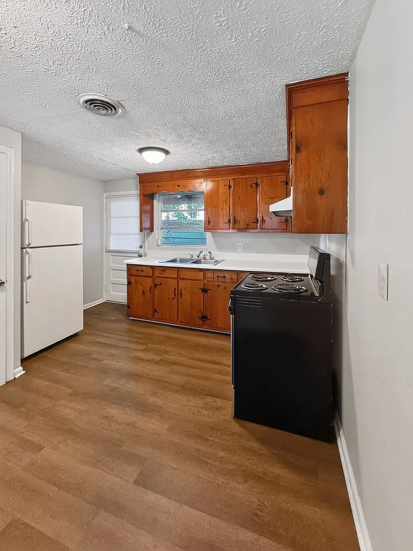 24 West 76th Street, Savannah, GA 31405 — Photo 4