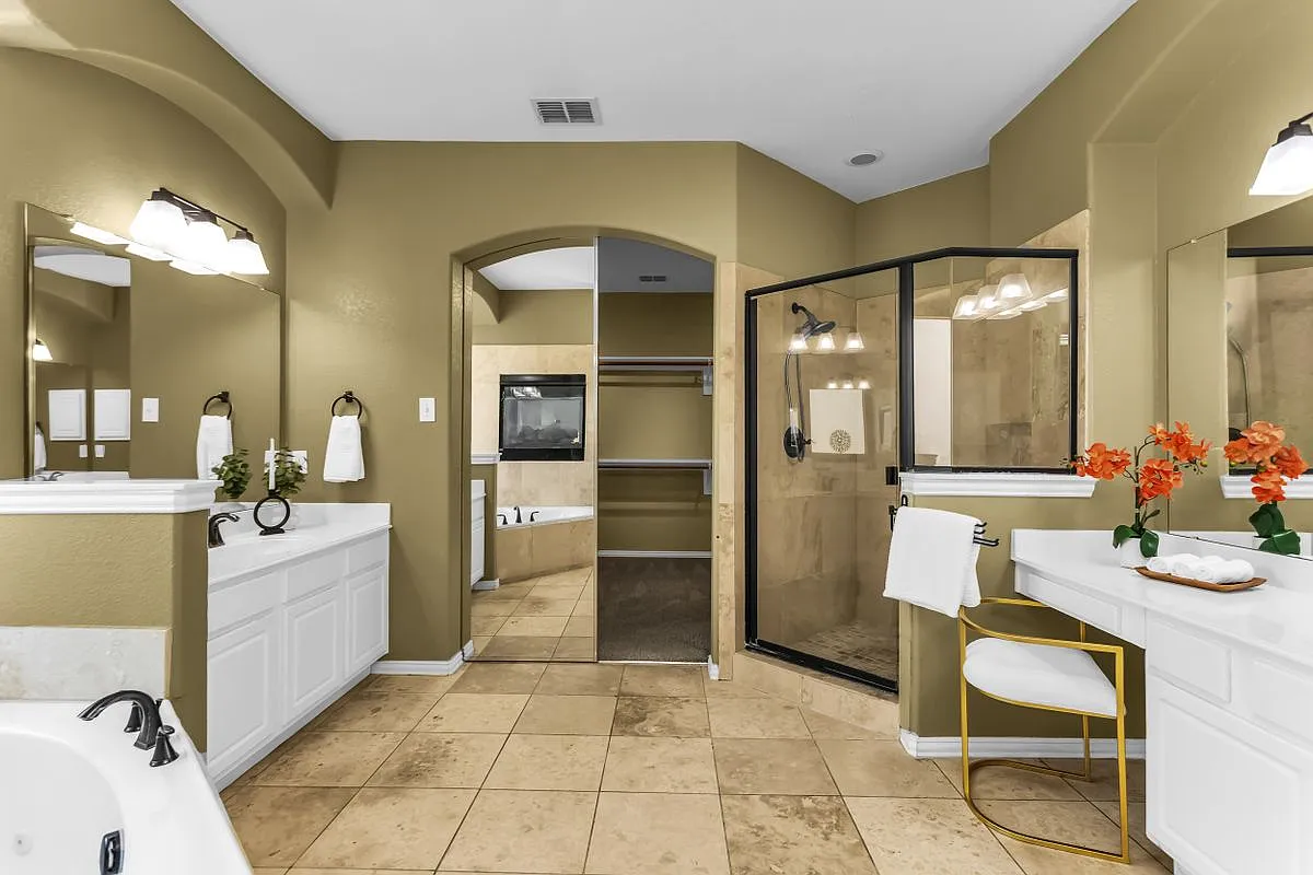 4 bed, 3.5 bath, 3980 sqft, $3,900 — Photo 4