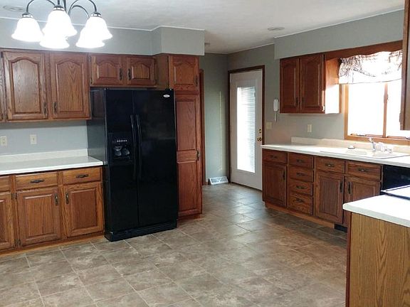 Large eat-in kitchen