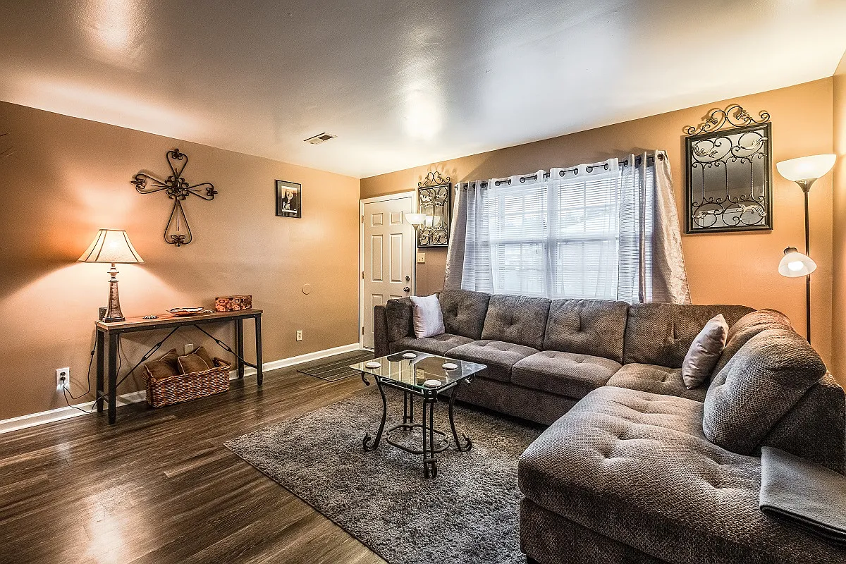 Wingate Townhouse Apartments — Photo 4