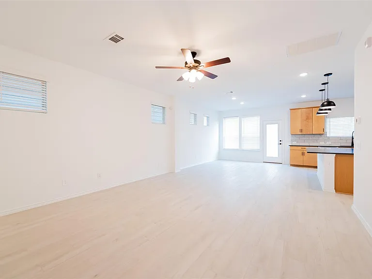 10411 Harmon Smith Dr — Photo 9