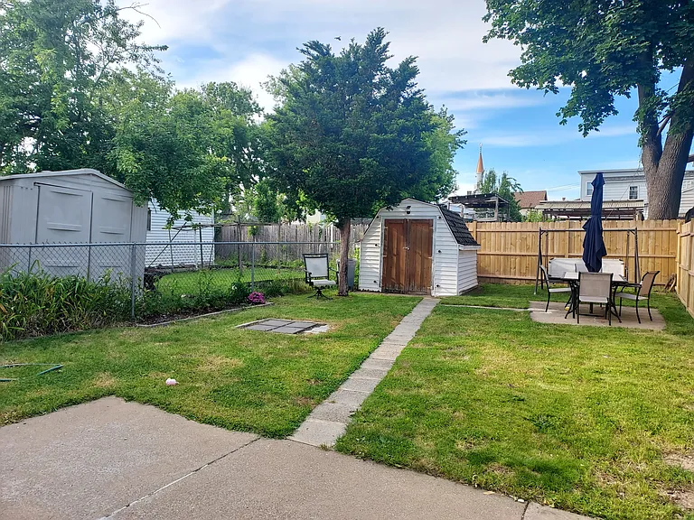 729 Elizabeth St — Photo 19