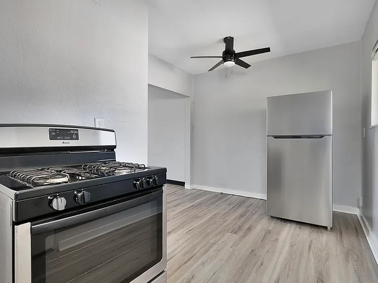 474 E Norwich Ave — Photo 8