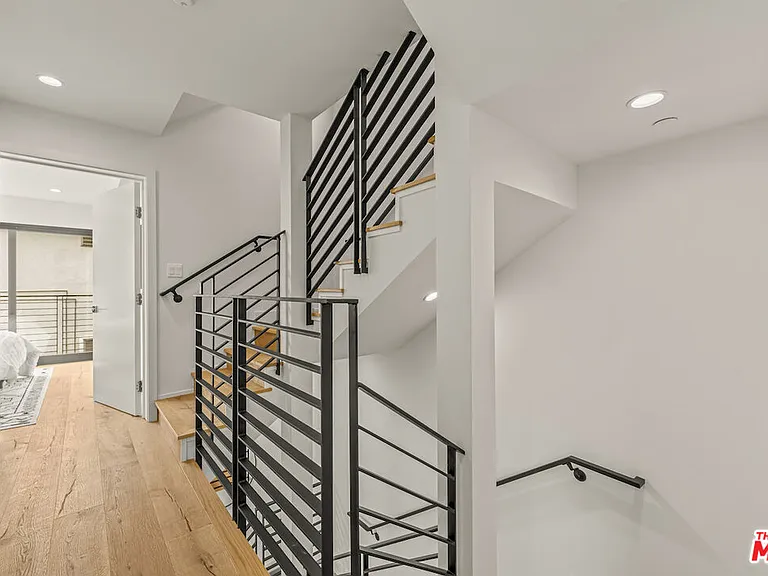 1221 N Detroit St #5 — Photo 15
