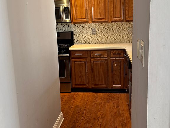 4th image of 6 Kissam Ct