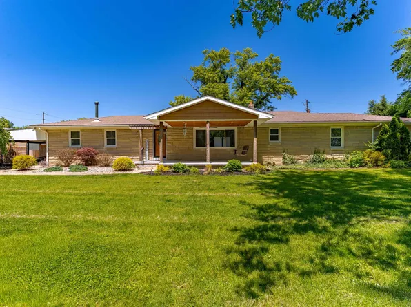 414 E Walnut St, Owensville, IN 47665