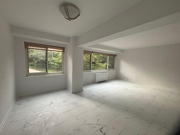 4th image of 4201 Cathedral Ave NW APT 502W