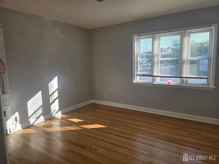 111 Bertram Ave — Photo 8