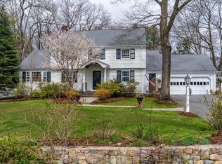 14 Deerfield Rd, Wellesley, MA 02481
