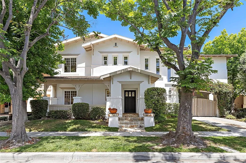 4 bed, 5.5 bath, 3853 sqft, $8,000 — Photo 1
