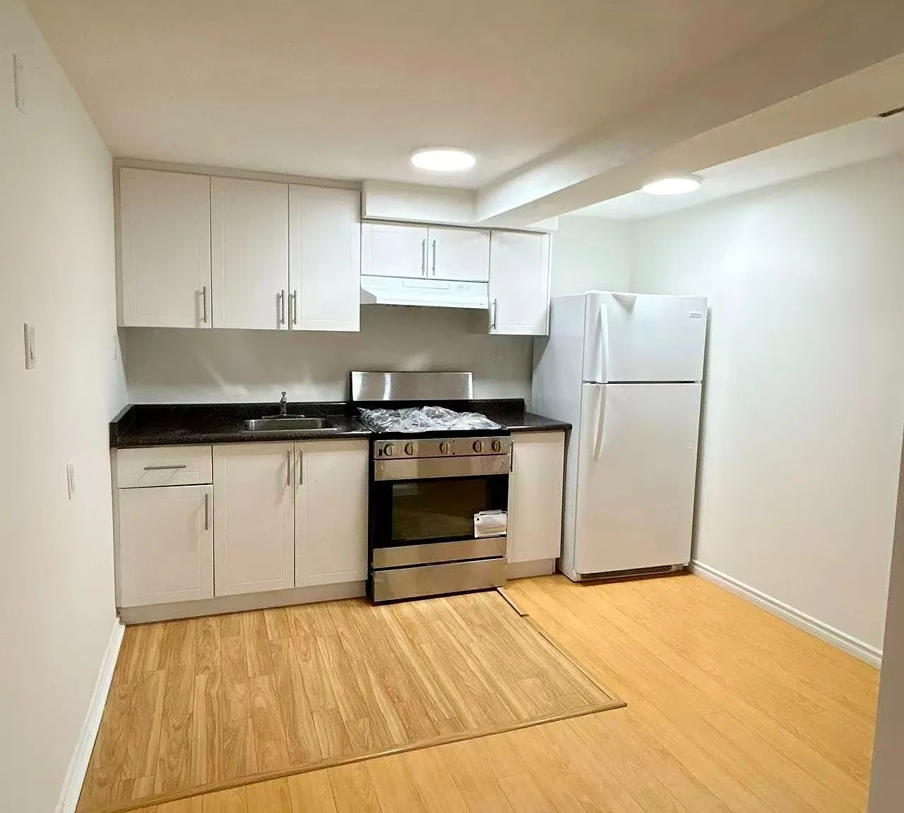 3 bed, $2,800 — Photo 2