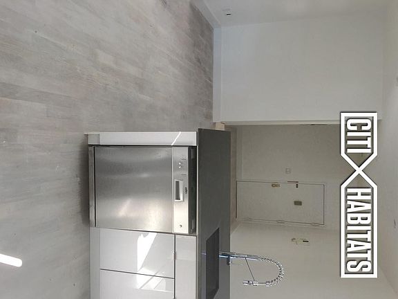 5th image of 220 Kosciuszko St APT 3D