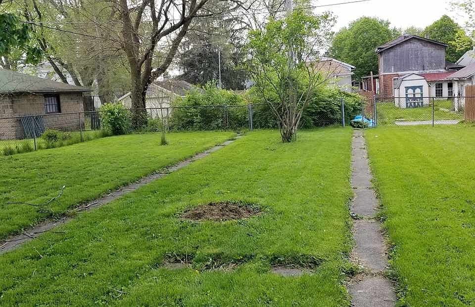 2nd image of 229 & 231 S 9th St