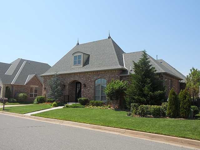 Home for Sale in Edmond, Oklahoma $310,000