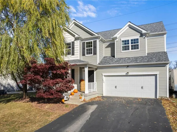 1541 Buck Hill Ln, Breinigsville, PA 18031