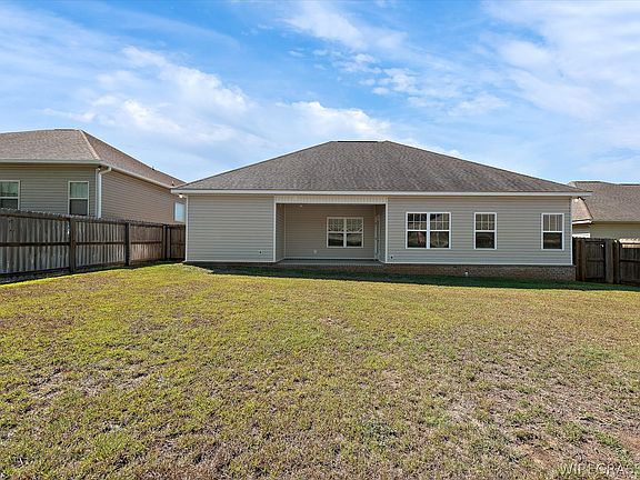 4th image of 651 Valley Stream Dr