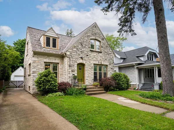 4309 North Morris BOULEVARD, Shorewood, WI 53211