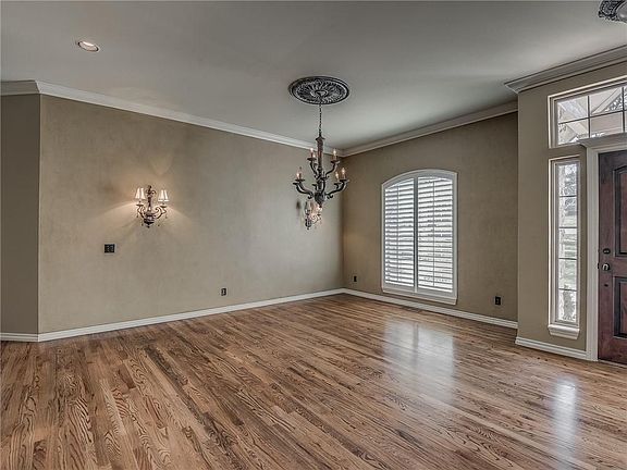 3rd image of 10009 Hidden Hollow Ln