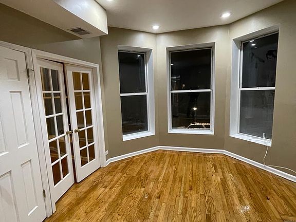 3rd image of 6547 S Woodlawn Ave #2A