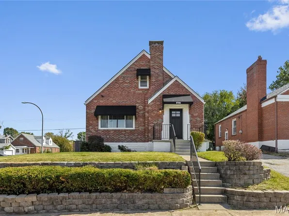 8746 Park Ln, Saint Louis, MO 63147