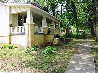 2nd image of 117 S Dewey Roberts Sr St
