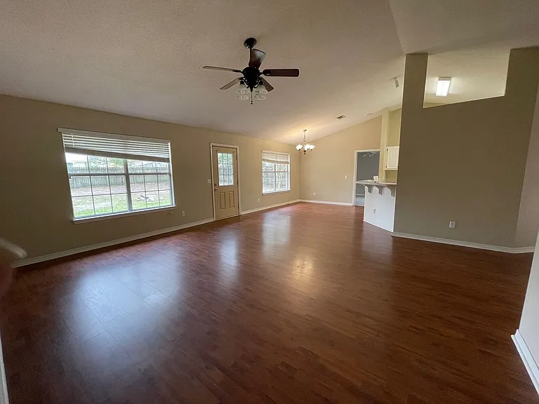 7350 Copter Ln — Photo 4