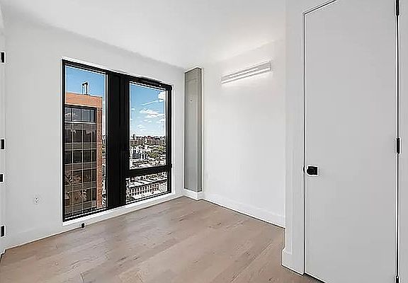3rd image of 60 W 125th St #1407
