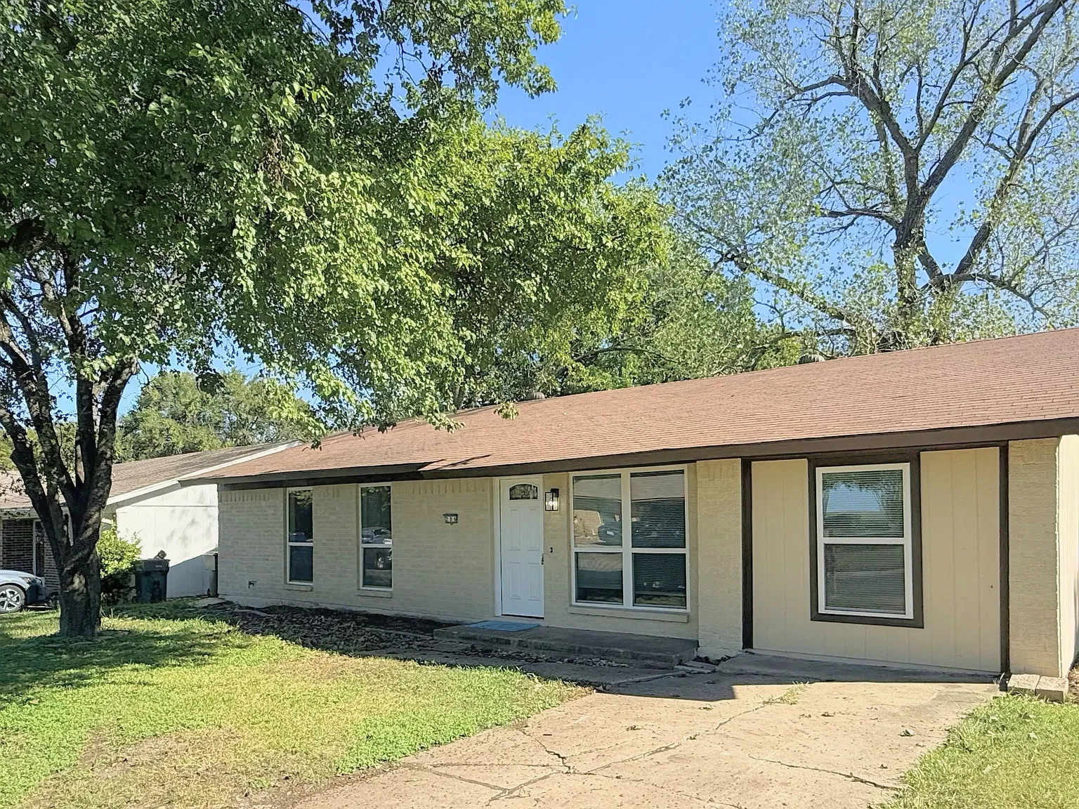 3 bed, 1347 sqft, $1,695 — Photo 2