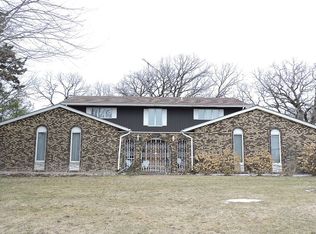 10115 Voss Rd, Marengo, IL 60152