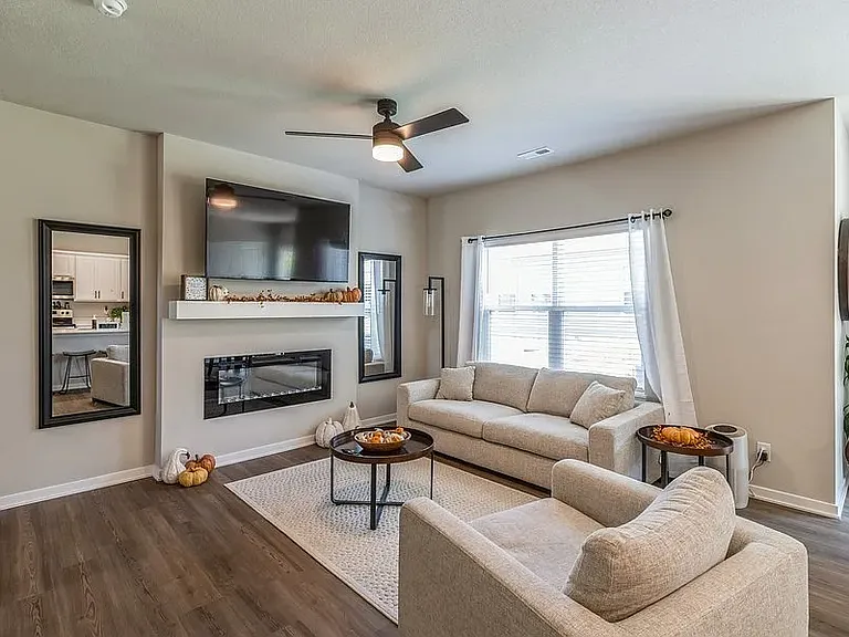 3319 NW Cedarwood Ln — Photo 3