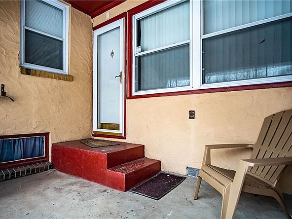 3rd image of 251 High Park Blvd
