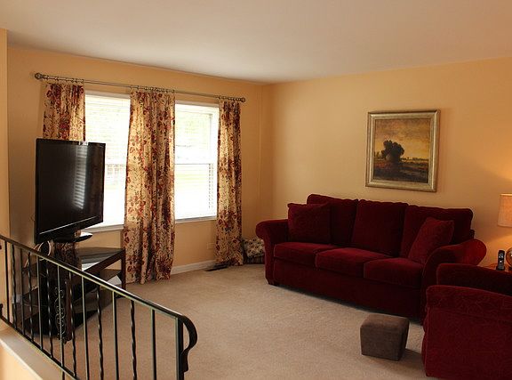 2nd image of 214 Bridgewood Dr