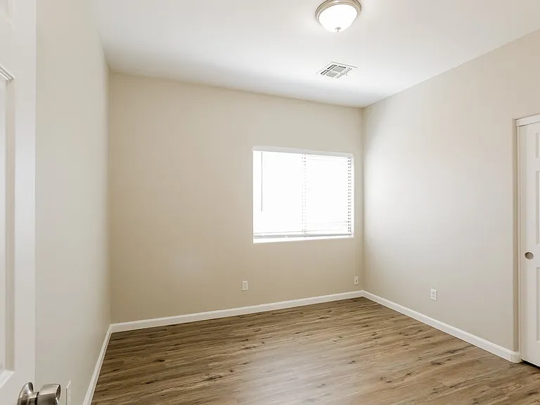 13311 W Stella Ln — Photo 13