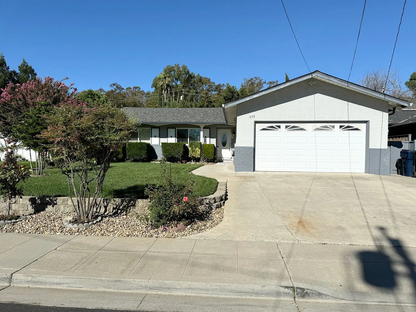 Great Shape Single Family Home in South Livermore — Photo 1