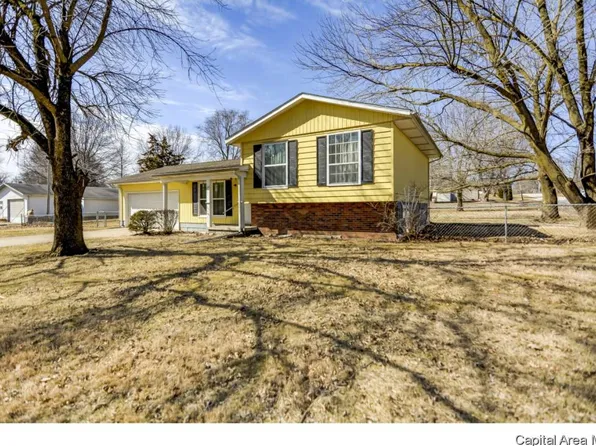 125 N East St, Taylorville, IL 62568